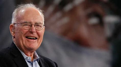 Silicon Valley and the world at large reacts to the death of Intel co-founder Gordon Moore